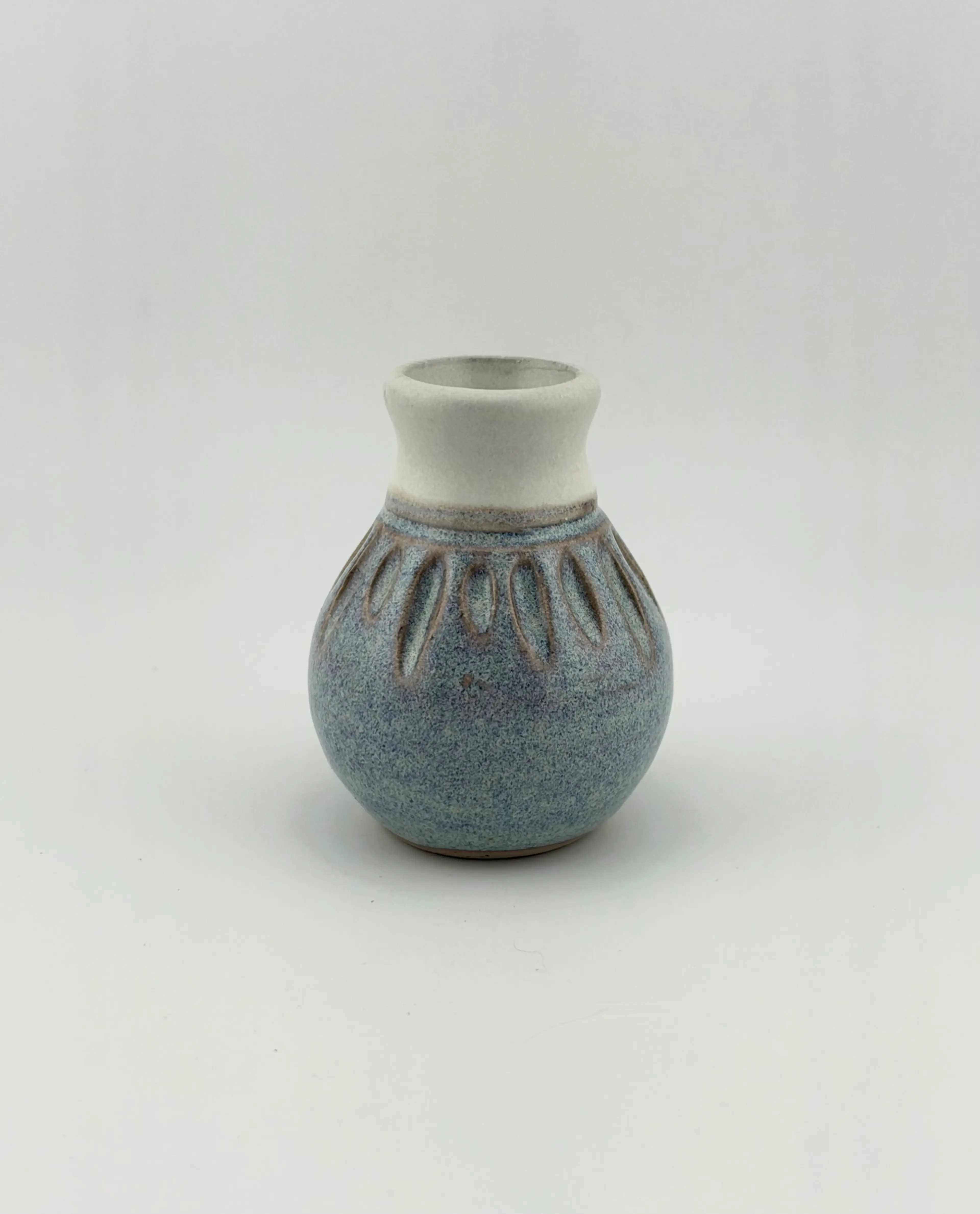 Image 2 of 8