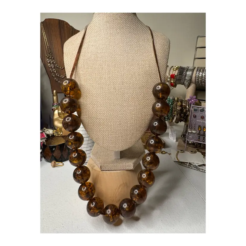 Vintage 1960s Chunky Faux Amber Lucite Bead Necklace – Huge Translucent Root Beer Statement Beads on Leather Cord – Neon UV Glow