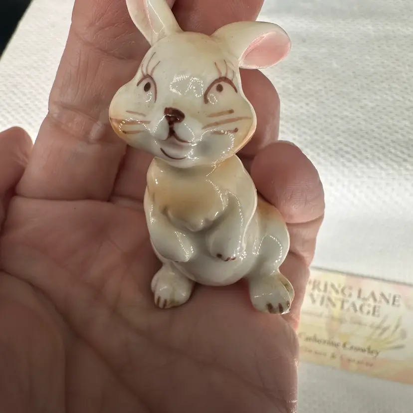 Vintage Sweet Happy Bunny Rabbit Figurine