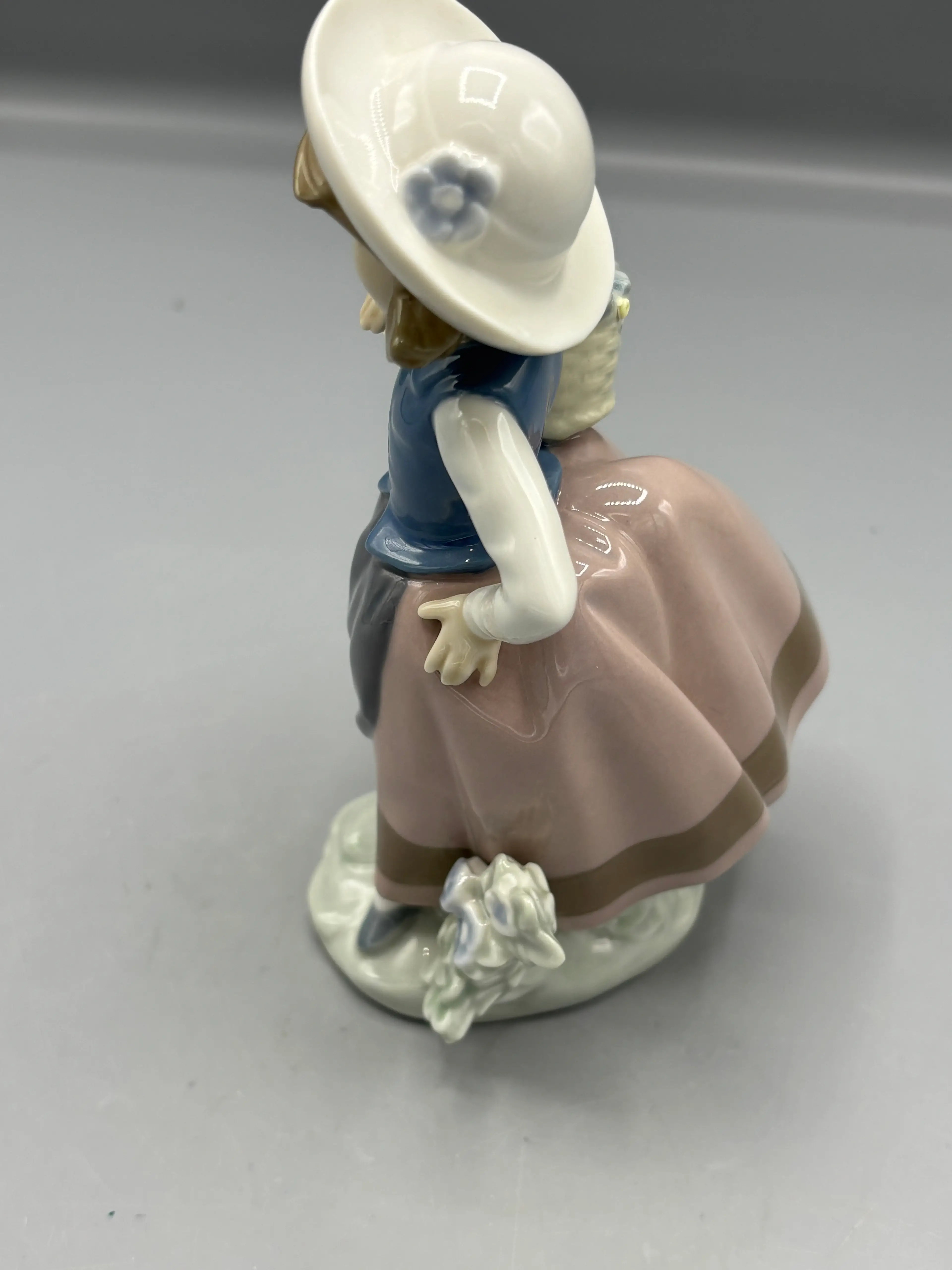 Image 2 of 6