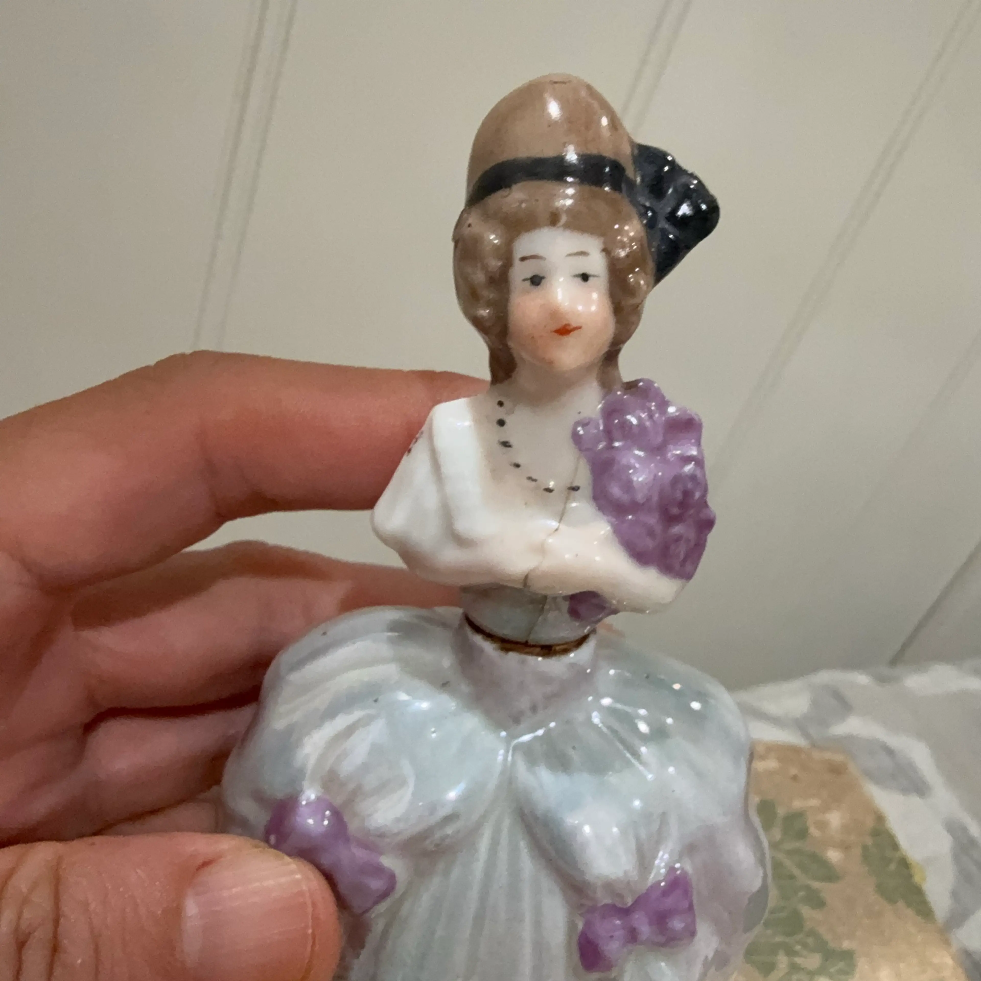 Image 2 of 6