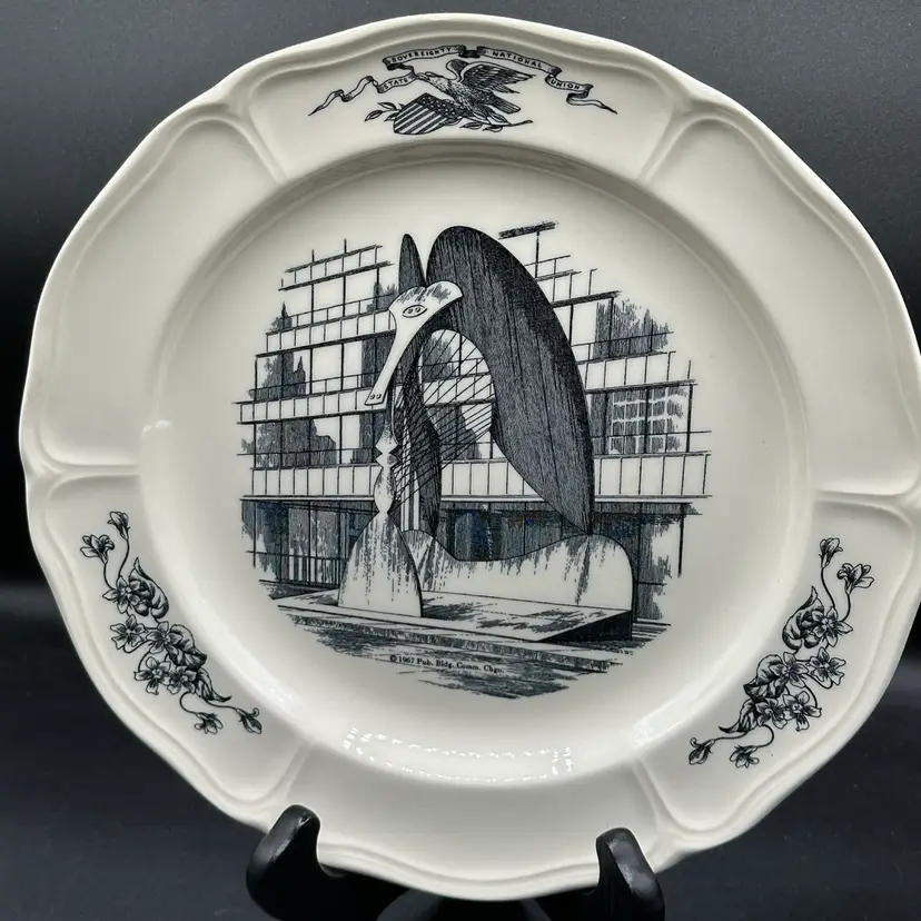 Wedgwood + Marshall Field & Co Chicago Landmark Plate Picasso Civic Center