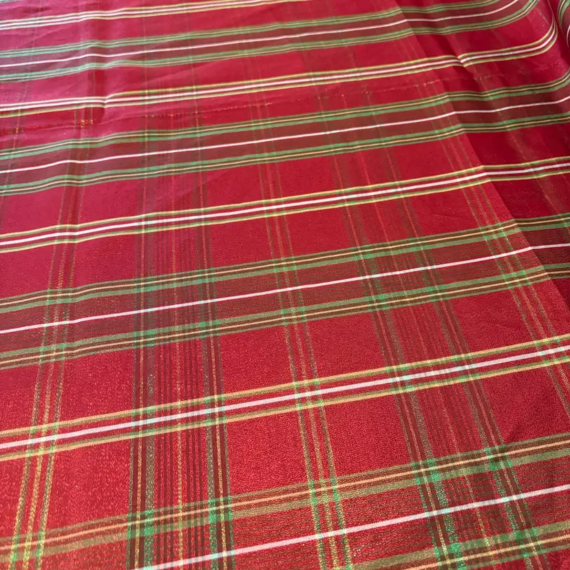 Christmas in July! Vintage 60x100 Plaid Tablecloth Red Green Gold Lurex Shimmer Tartan