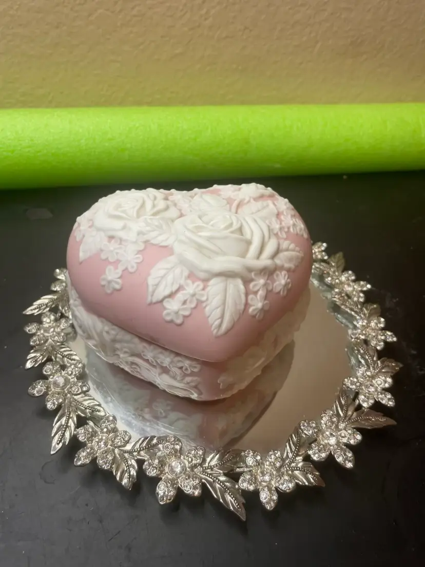 Gorgeous San Francisco Co Incolay Floral 5” Heart Shape Music Box. Works Well