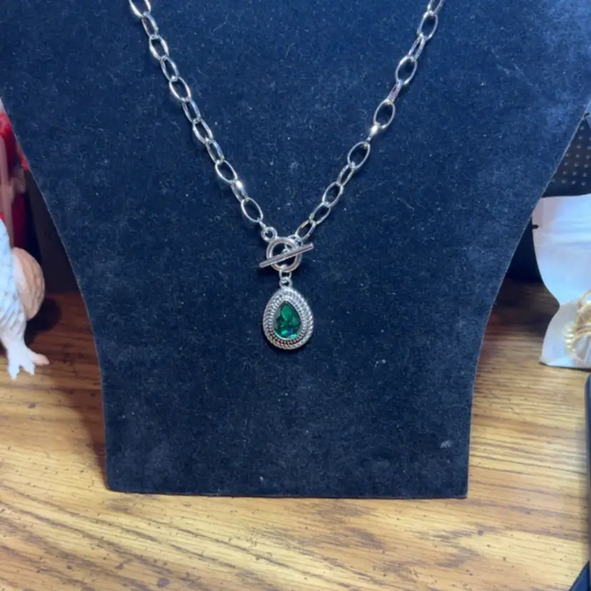 Serotonin Necklace With Emerald Gemstone And Teardrop Pendant