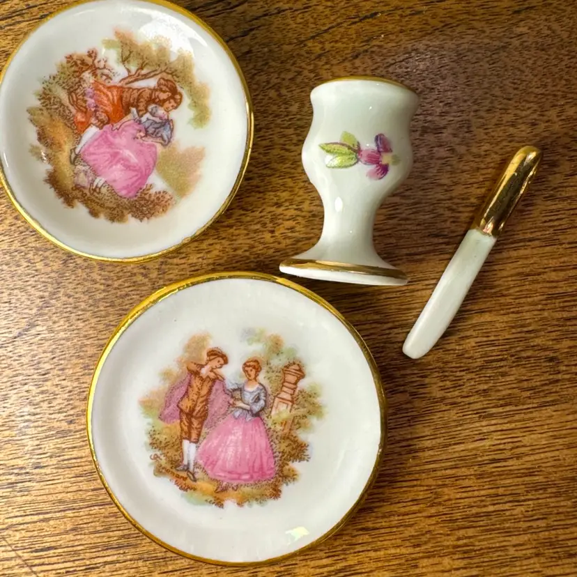 😻 Limoges France Mini Porcelain Set – Courting Couple Plates, Vase & Mini Knife