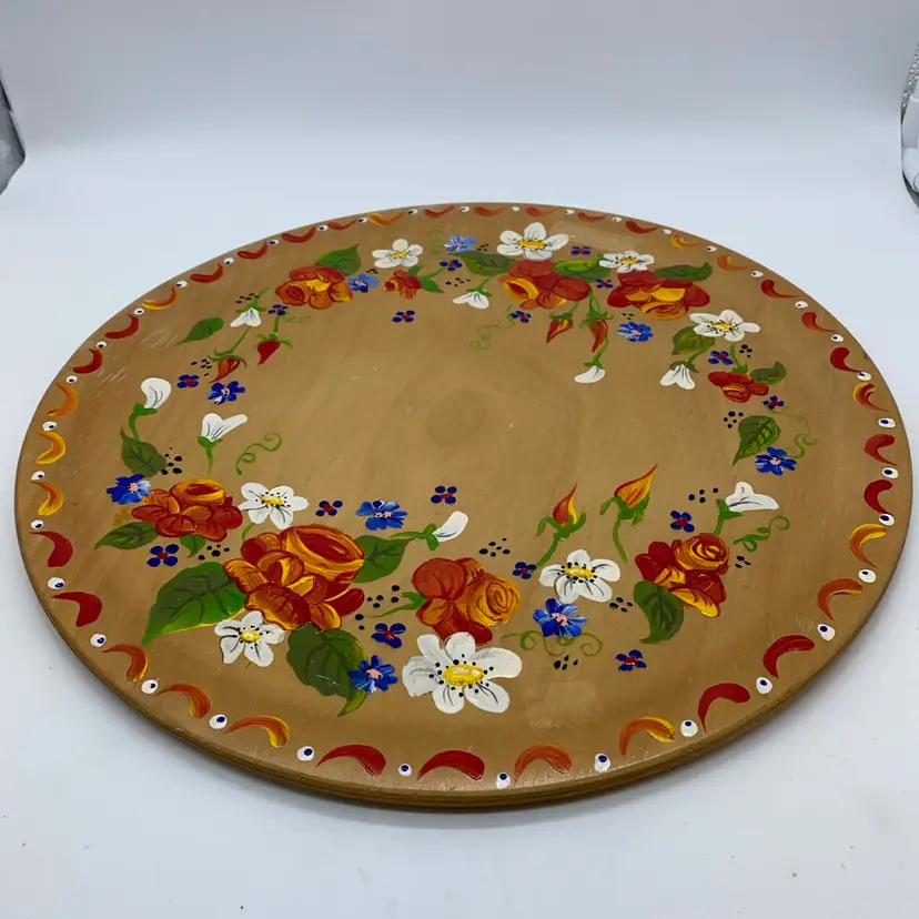 #4017 Hand-painted wooden tray with floral motifs and scalloped edge.