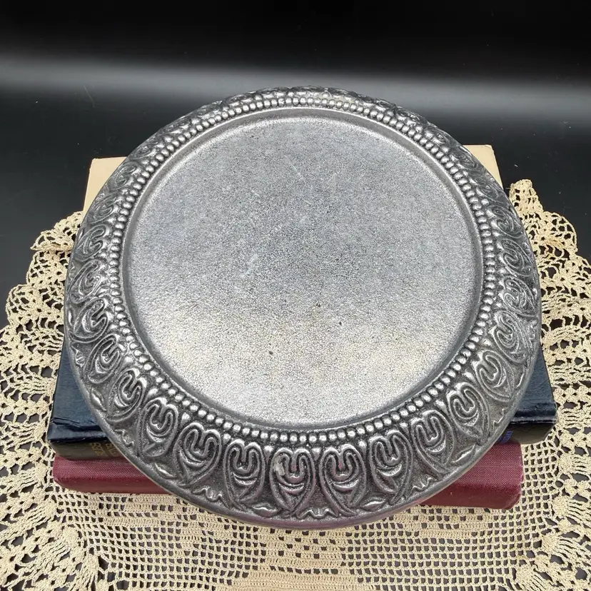 🐞 Vtg Carson Cast Aluminum Etched Round Pillar Candle Holder/Riser  8 3/4”