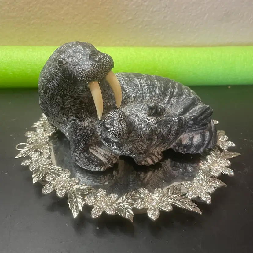 VTG Wolf Original Inuit 6” sculpture from Canada depicting a mother walrus and her calf.