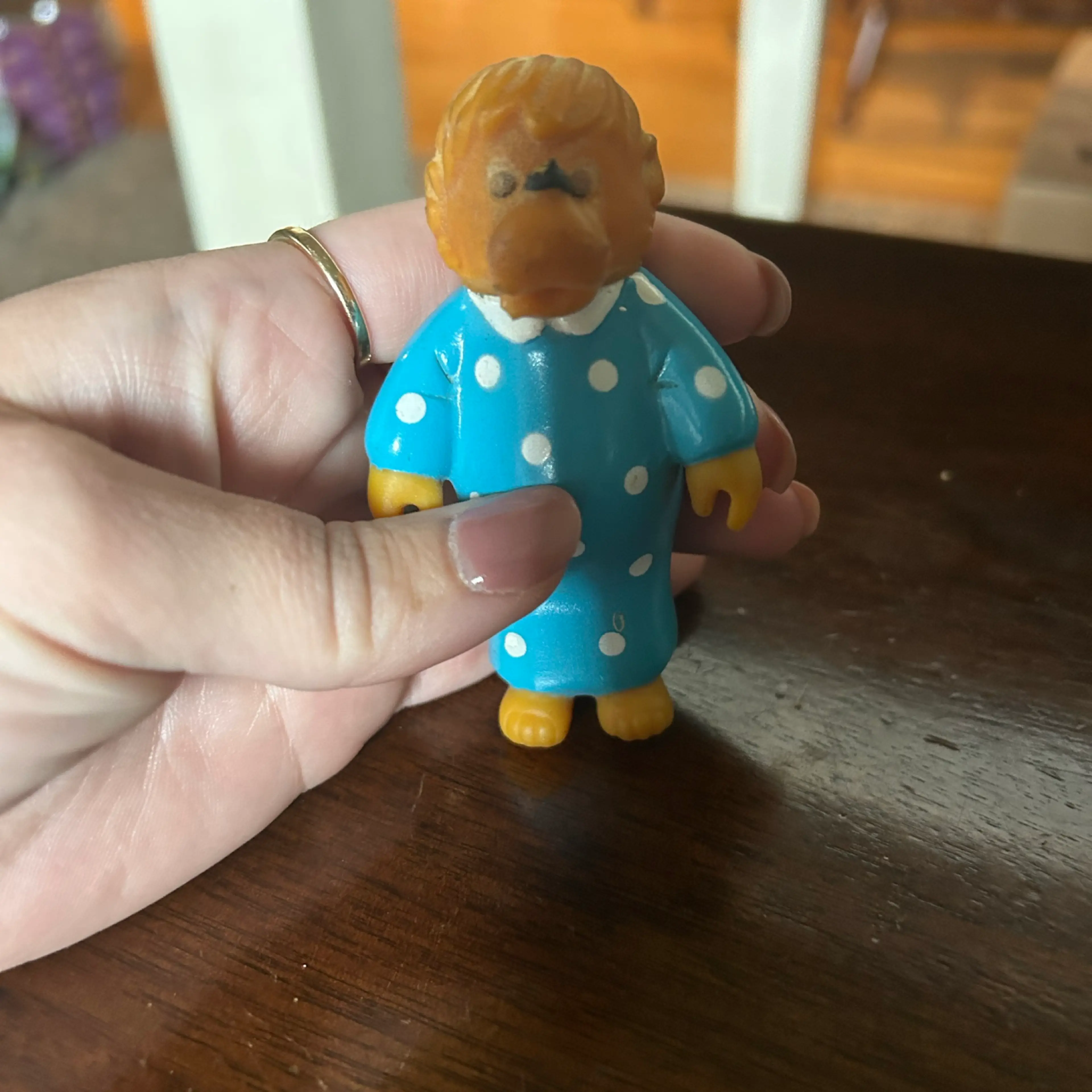 Image 1 of 6