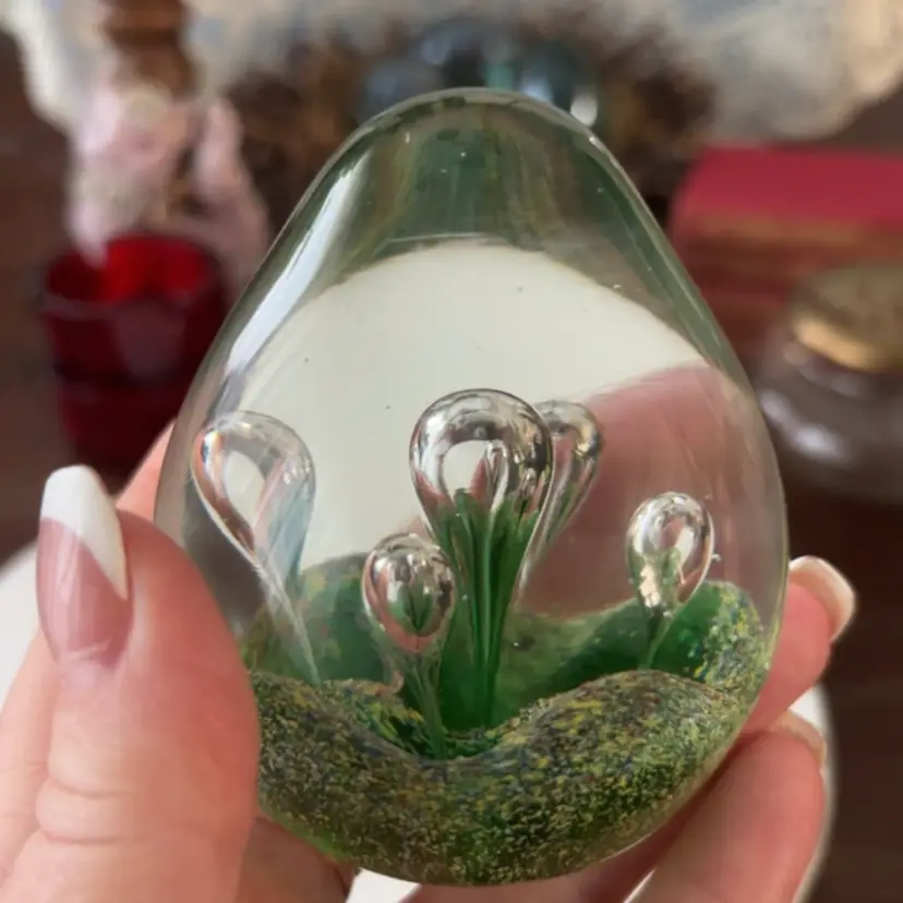 #01 Teardrop Green Paperweight Controlled Bubbles
