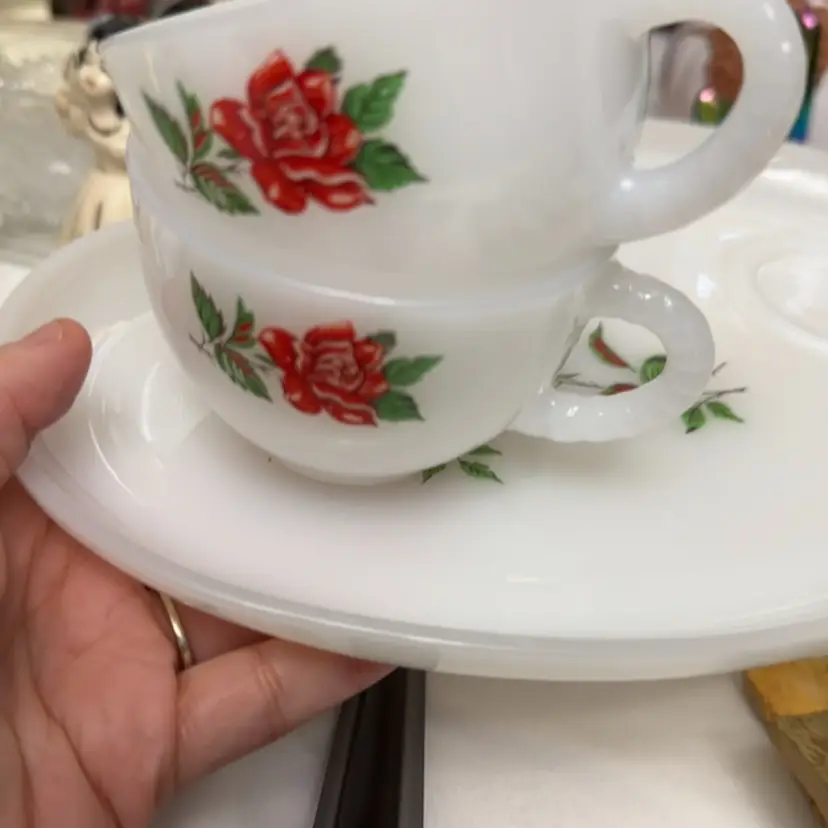 Milk Glass Rose Set
