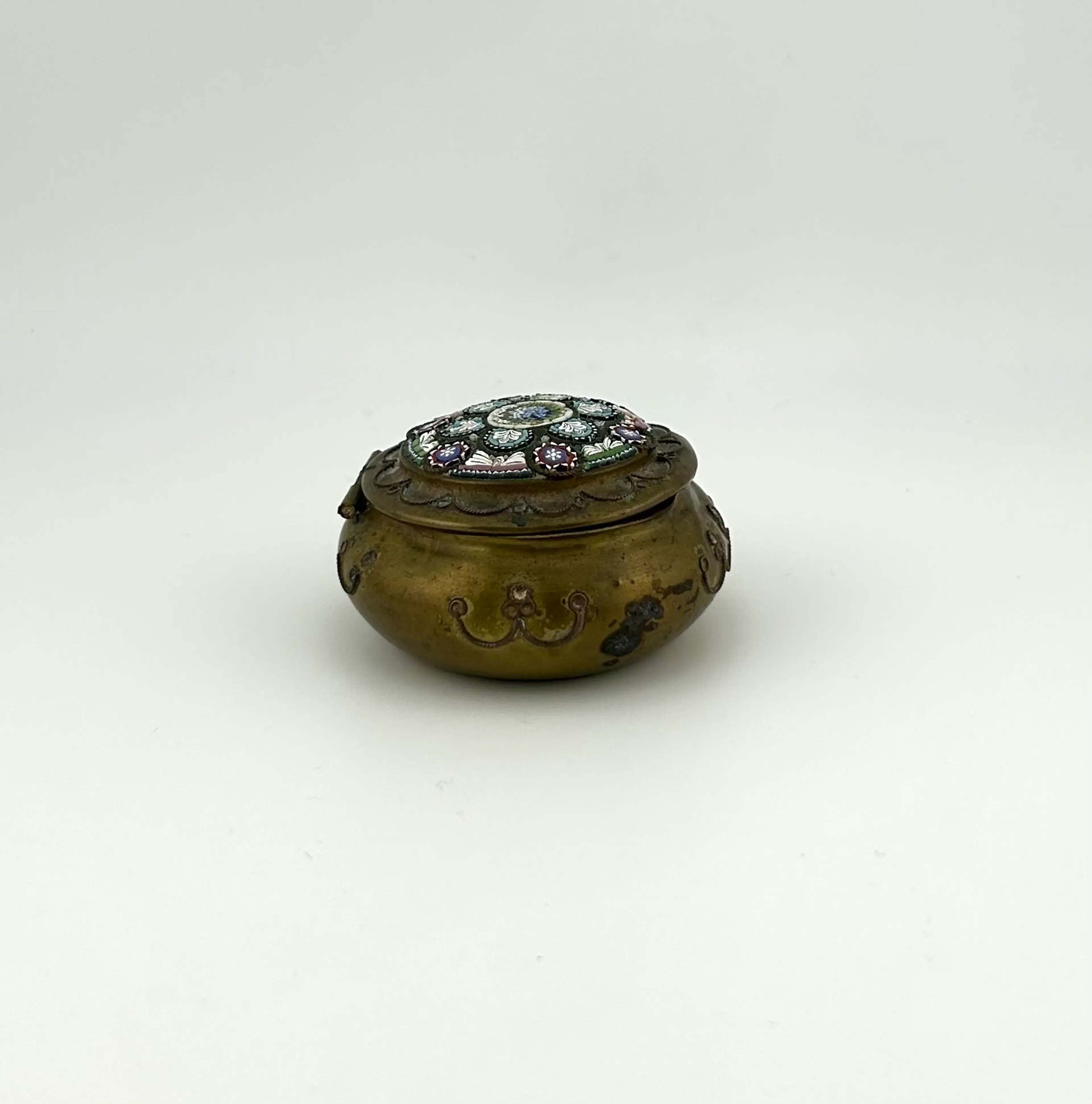 Image 2 of 7