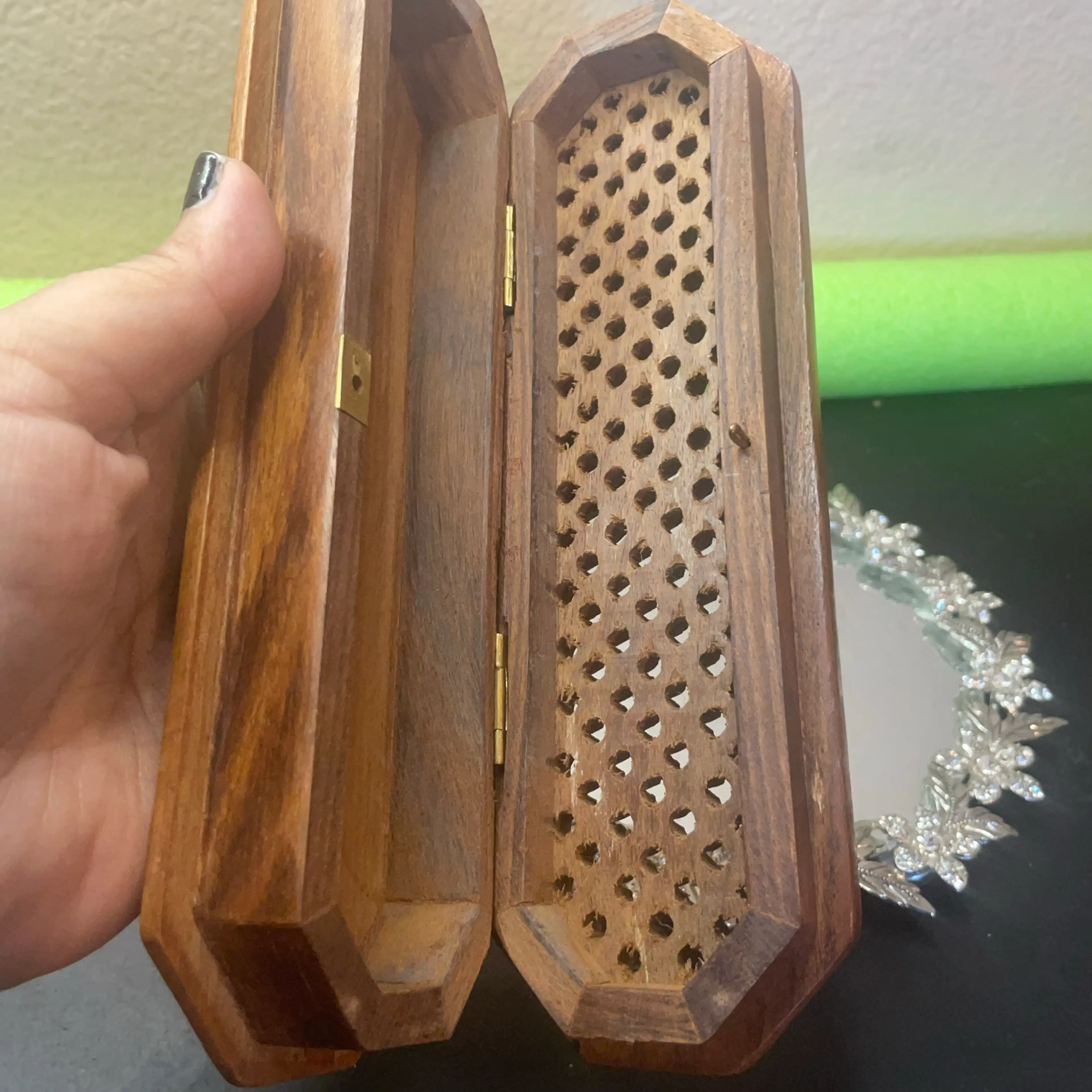 Image 4 of 6