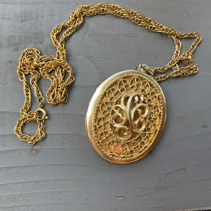 Vintage Gold Tone Locket