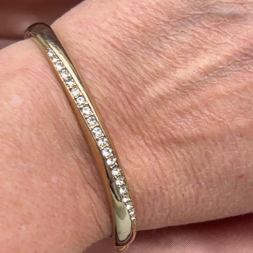 Vintage 1980s/90s Monet Gold Tone Rhinestone Hinged Bangle Bracelet 7”