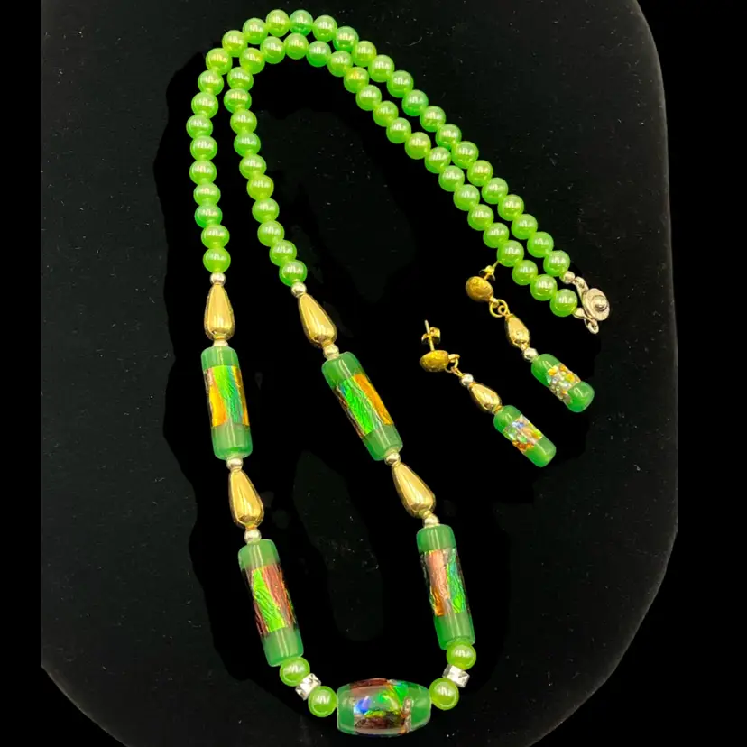 Japanese Green Foil Glass Bead Necklace & Matching Earrings