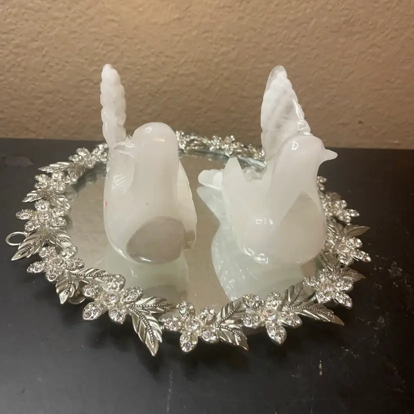 Exquisite Pair of Striped Onyx 4” Dove Birds Made In Italy