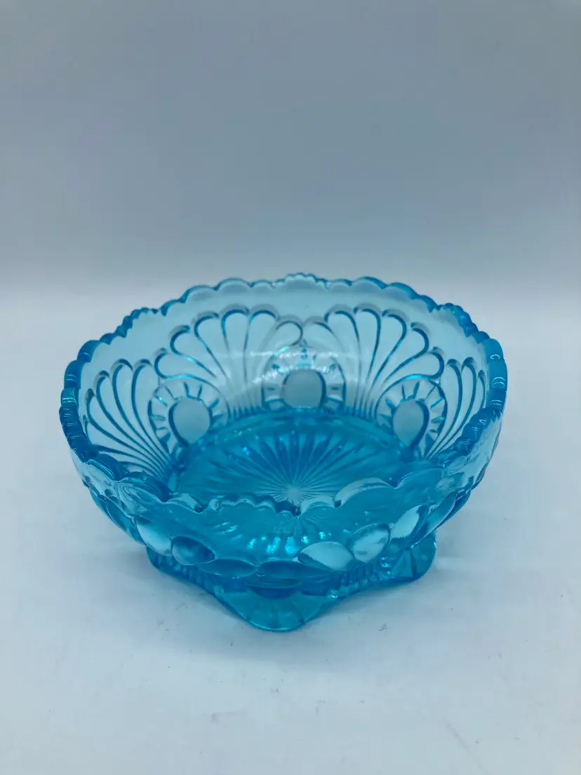 EAPG blue glass berry bowl made by Jefferson Glass Company, Jefferson #212; Tokyo Circa 1905