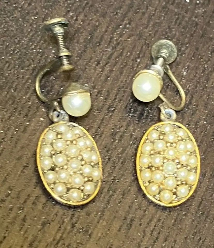 VTG Clip-on Earrings Faux Pearls Gold Tone