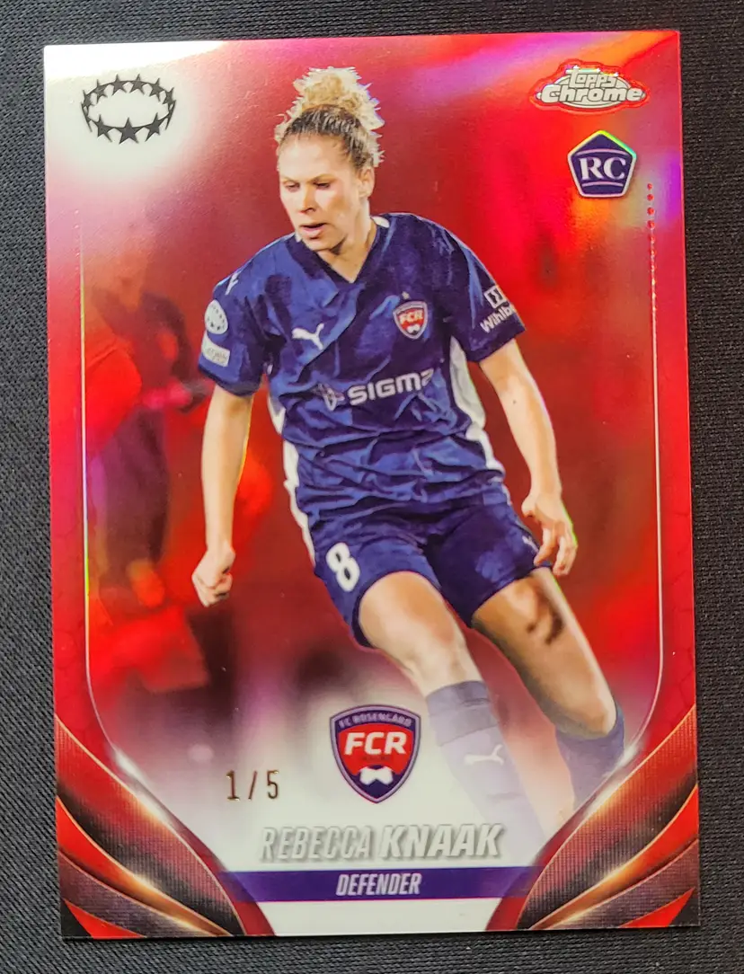 2023-24 Topps Chrome UWCL - Rebecca Knaak RC red /5