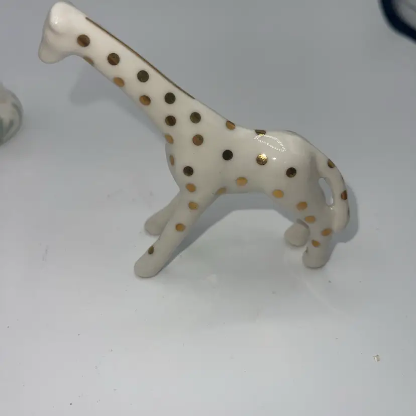17-ceramic Giraffe With Gold Dots 3.75 Inches Tall