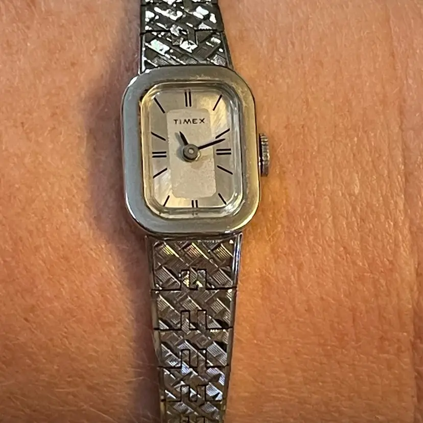 17 Vintage Timex Women’s Hand Wind Stainless Steel Watch- Runs Perfectly And Keeps Time