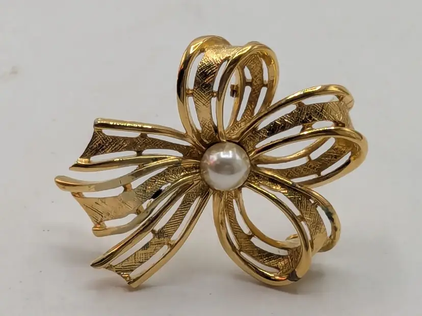 Vintage Napier Gold Tone Bow Brooch Faux Pearl Accent