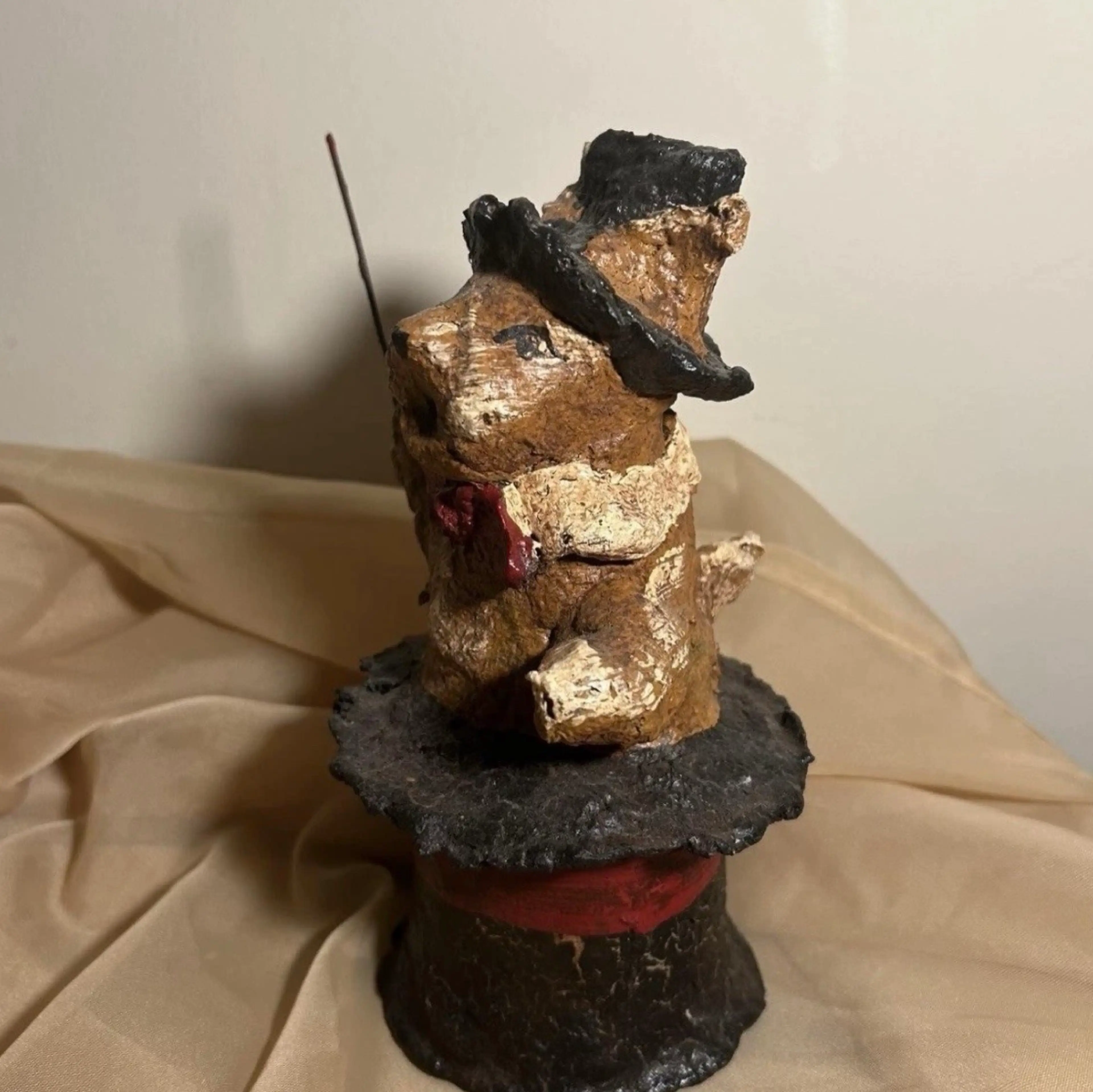 Image 2 of 8