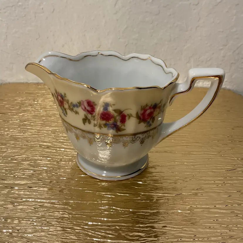 🎉Gold Castle Hostess Creamer