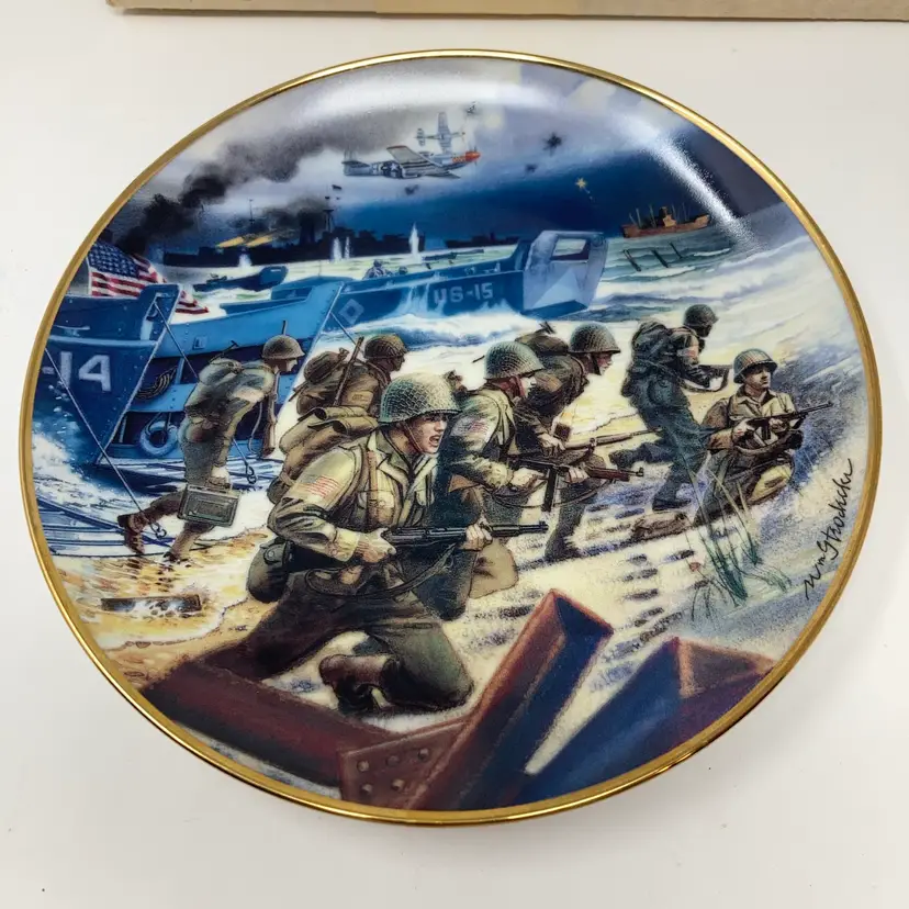 Franklin Mint “Storming The Beaches Of Normandy” 8” Fine Porcelain Collector Plate! #F5170 Original Box! READ! Box Has Seen Better Days As Shown In Pics!