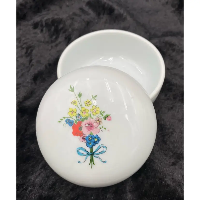 Schmidt Porcelana (Brazil) by Laert Large Trinket Box, Wildflower Bouquet, Gold