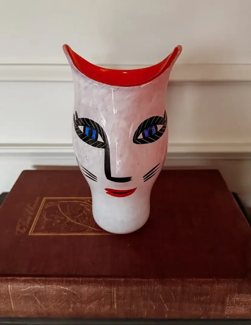 KOSTA BODA OPEN MINDS VASE DESIGNED BY ULRICA HYDMAN-VALLIEN