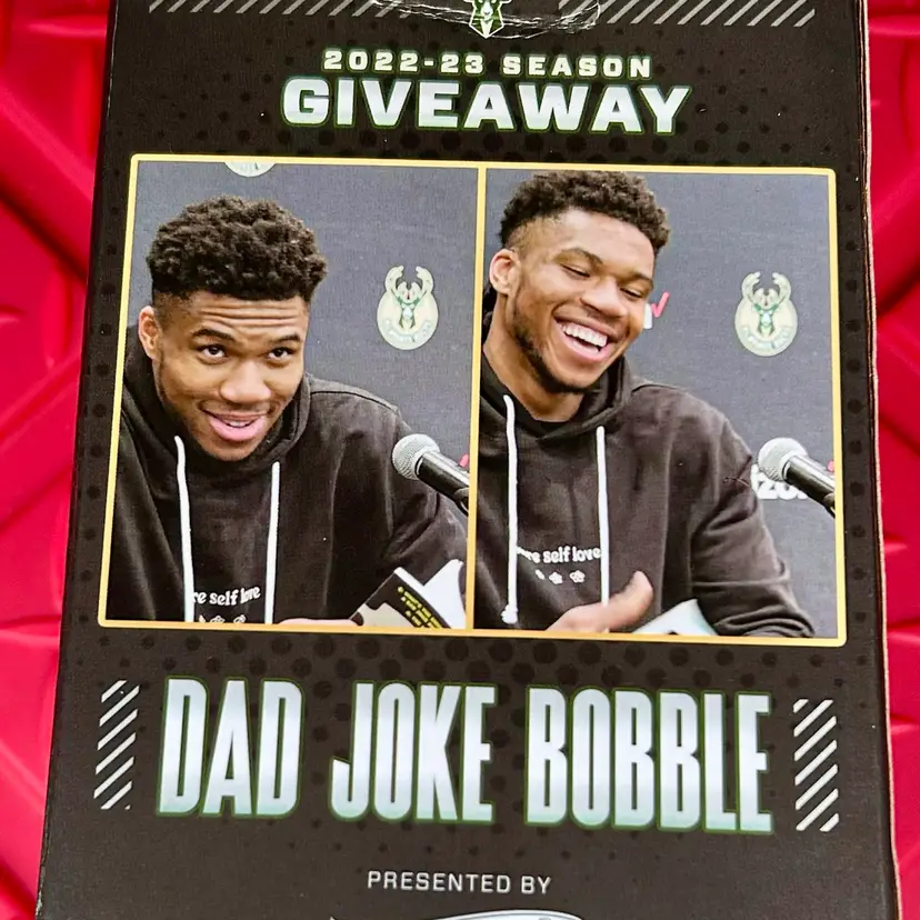 GIANNIS ANTETOKOUNMPO 2022 Milwaukee Bucks DAD JOKE BOBBLEHEAD Figurine Working