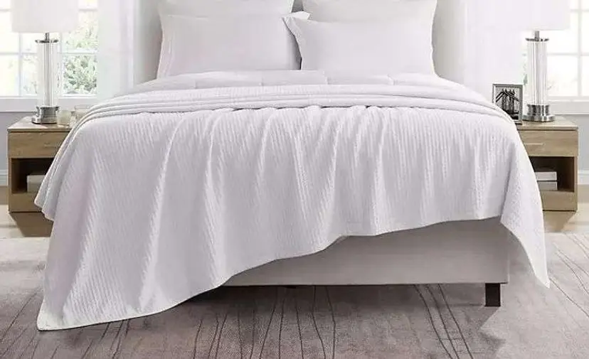 Hotel Premier Collection QUEEN SIZE  NWT