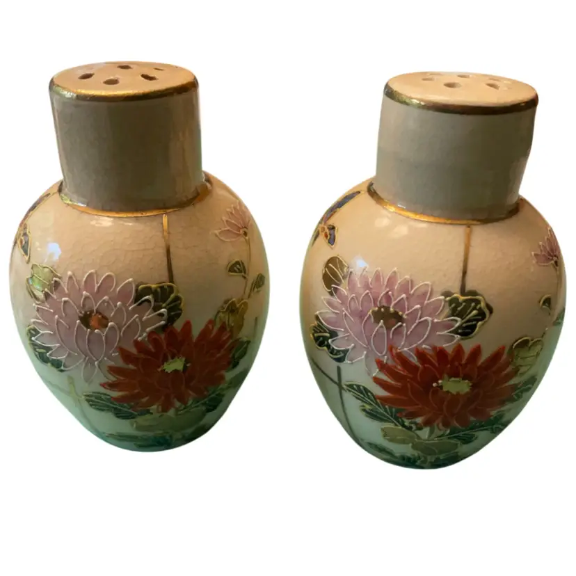 VTG Japanese Satsuma-style salt and pepper shakers with a crackle glaze and hand-painted chrysanthemums , Butterflies.