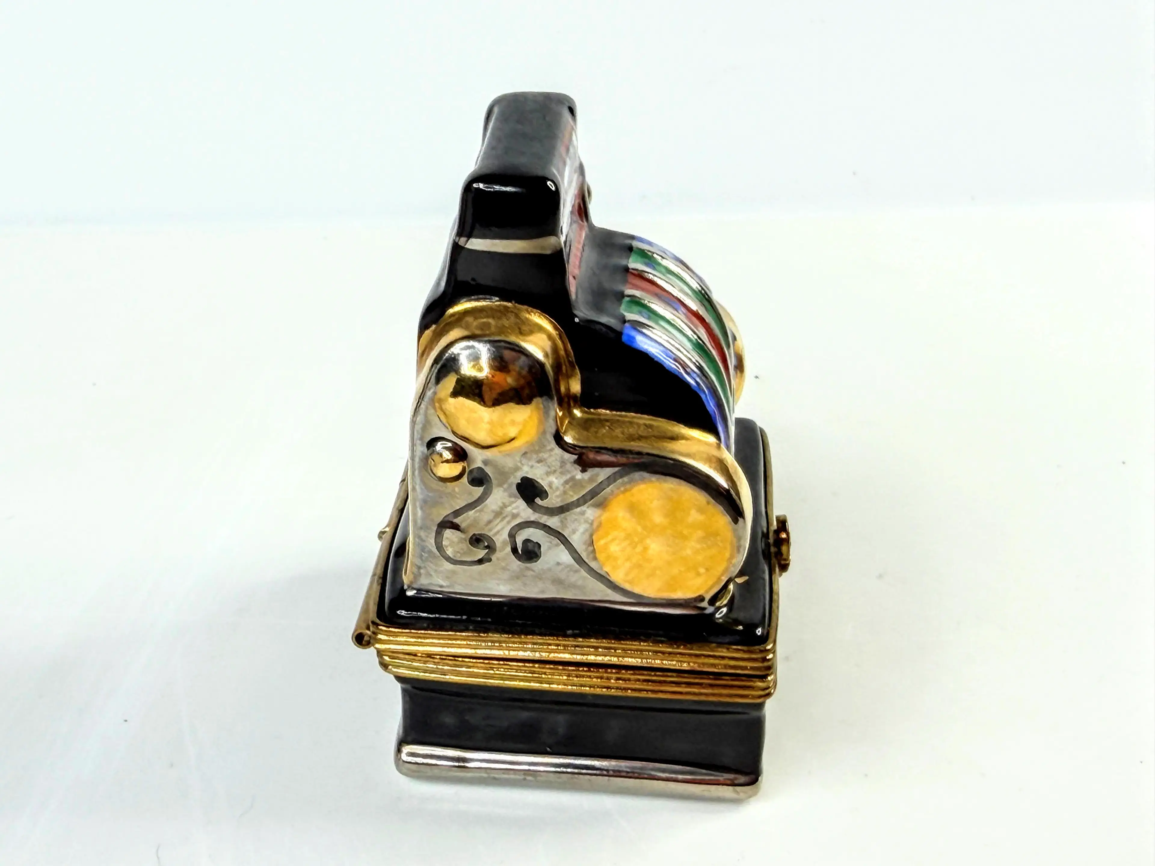 Image 3 of 7