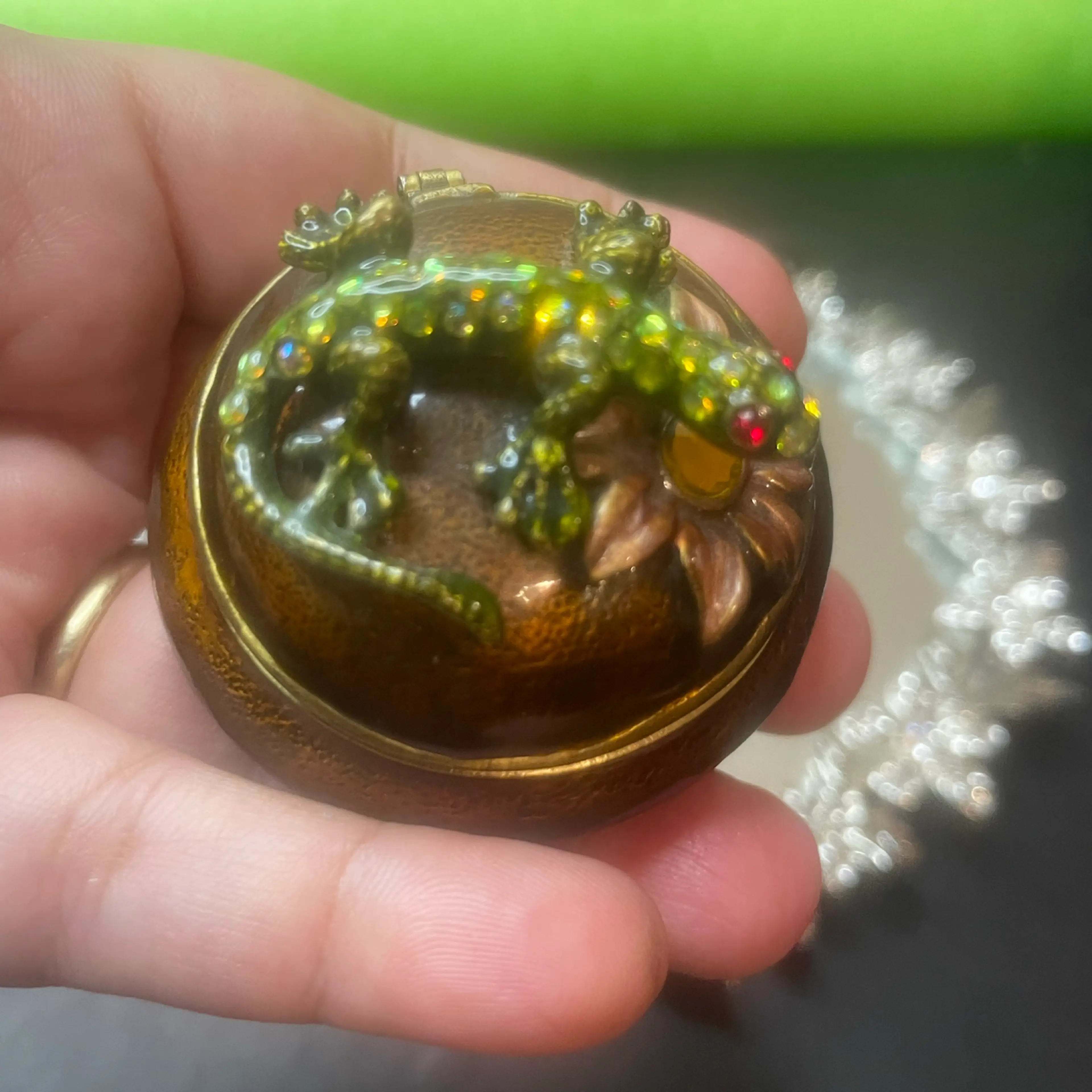 Image 4 of 4