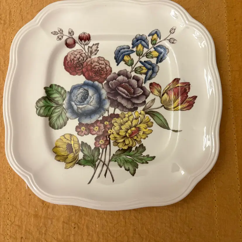 Spode Rembrandt Salad/Luncheon Plate Scalloped Square - Copeland England S2580