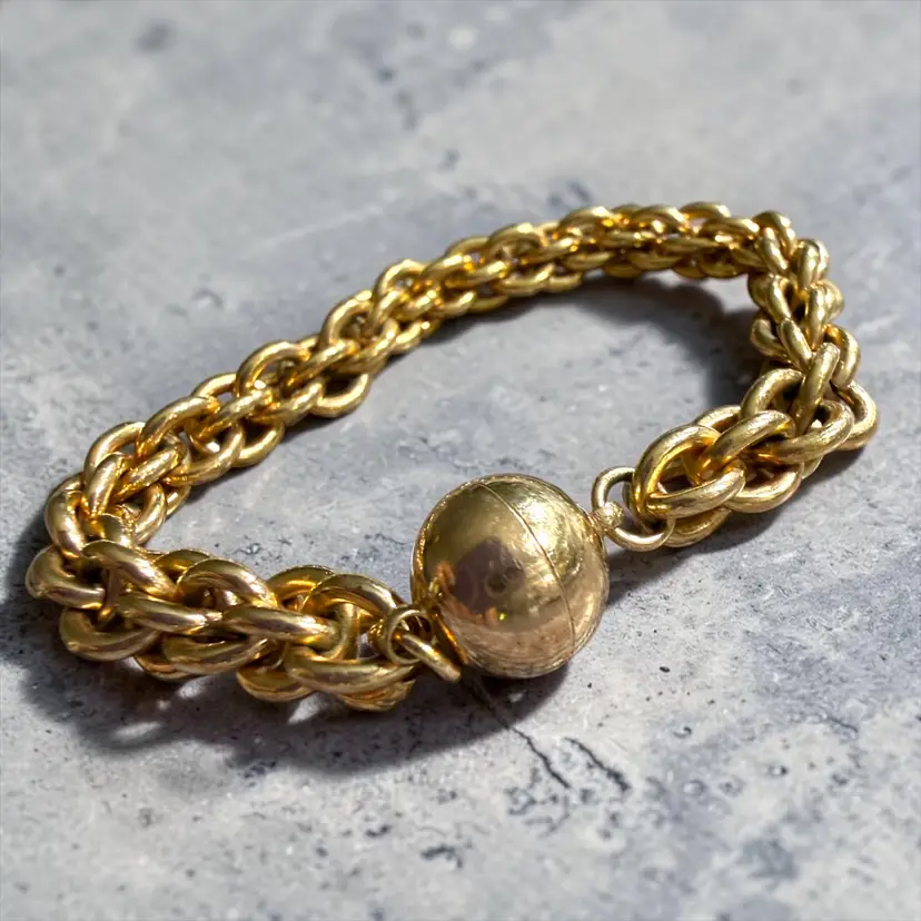 Gold Tone Chain Bracelet- Very Strong Magnet Closure - 6.75