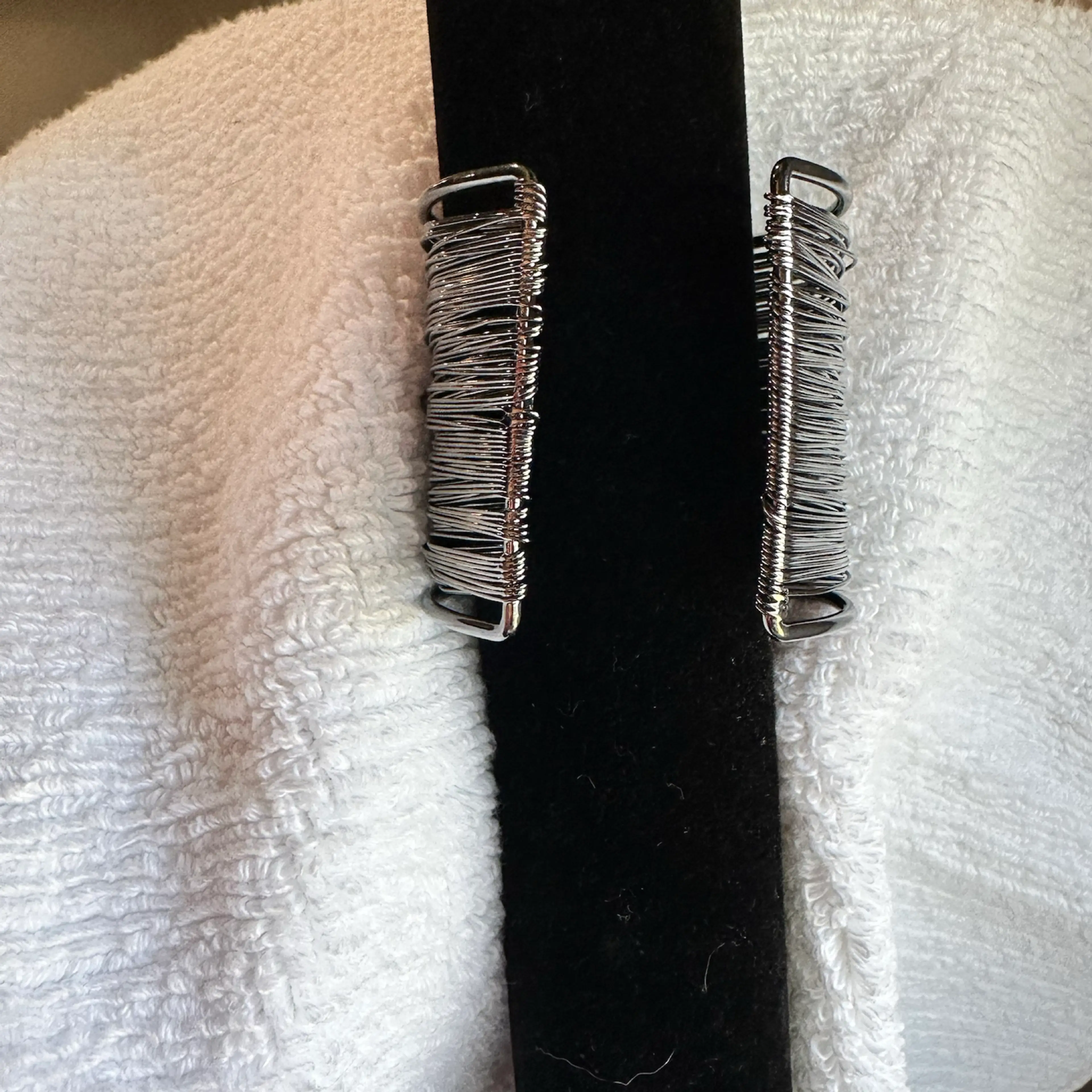 Image 2 of 2
