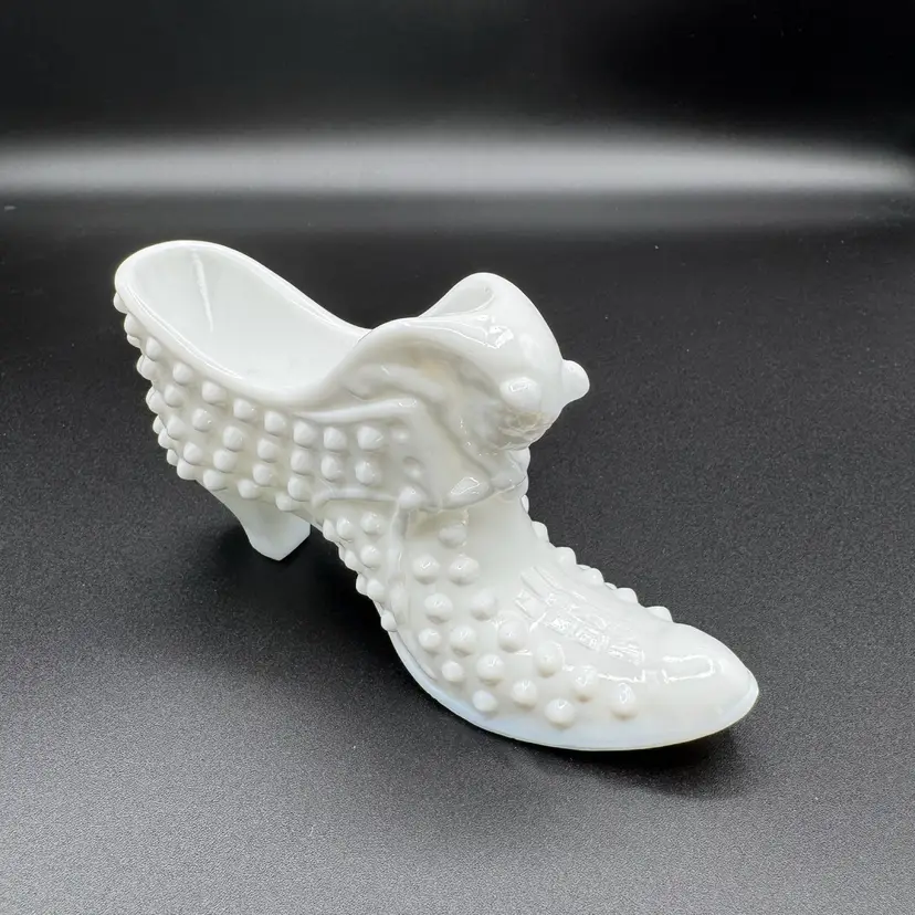 Vintage Fenton Milk Glass Hobnail Slipper Shoe Cat Kitten Head White Figurine