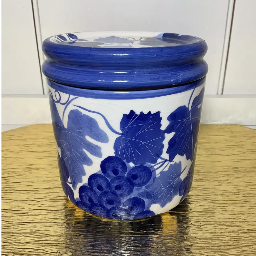 🍁5”Dia x 5.5” Blue & White Ceramic Lidded Canister