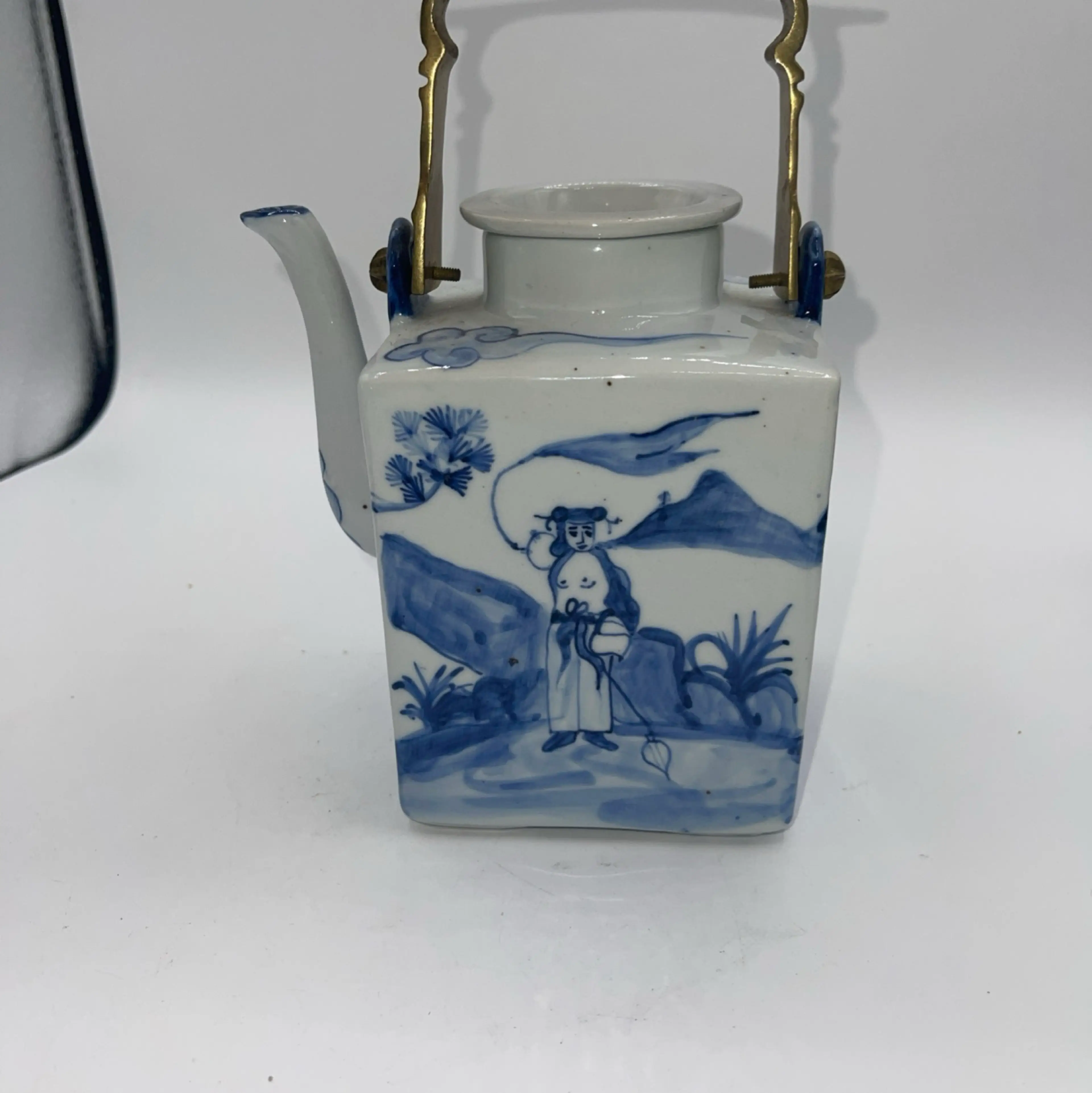 Image 3 of 8