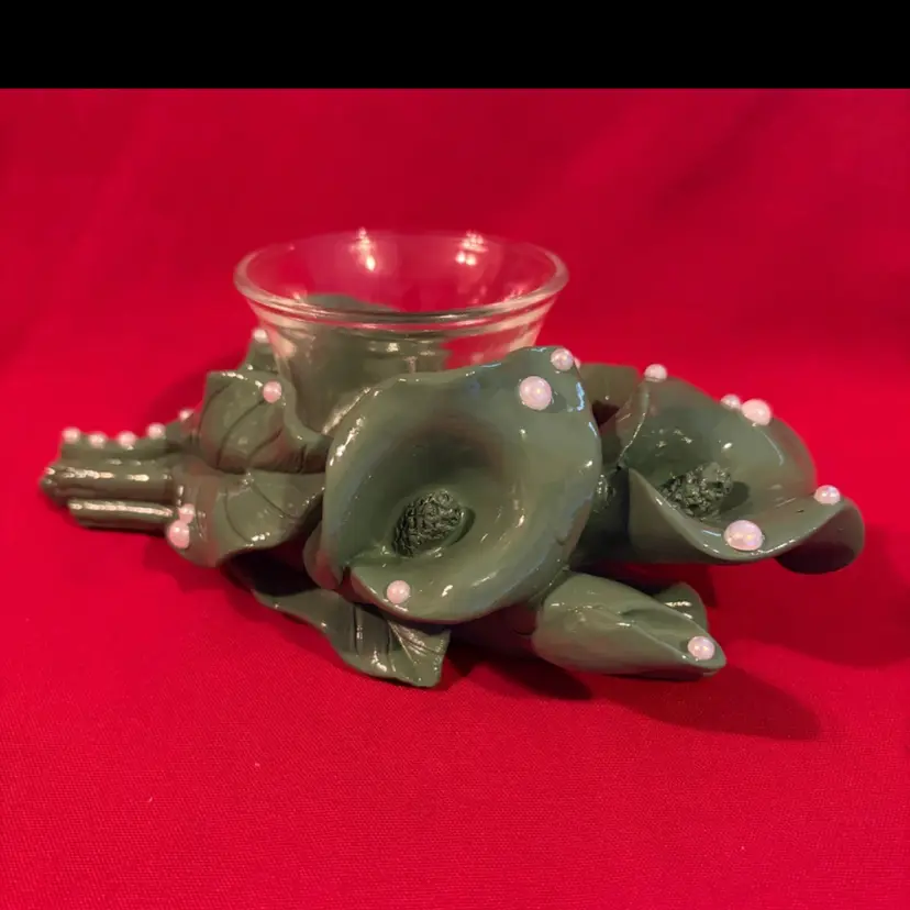 03. Sage Green Calla Lily Tealight