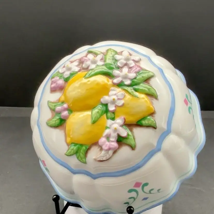 Franklin Mint Le Cordon Bleu Porcelain Lemon Mold | Vintage 1986