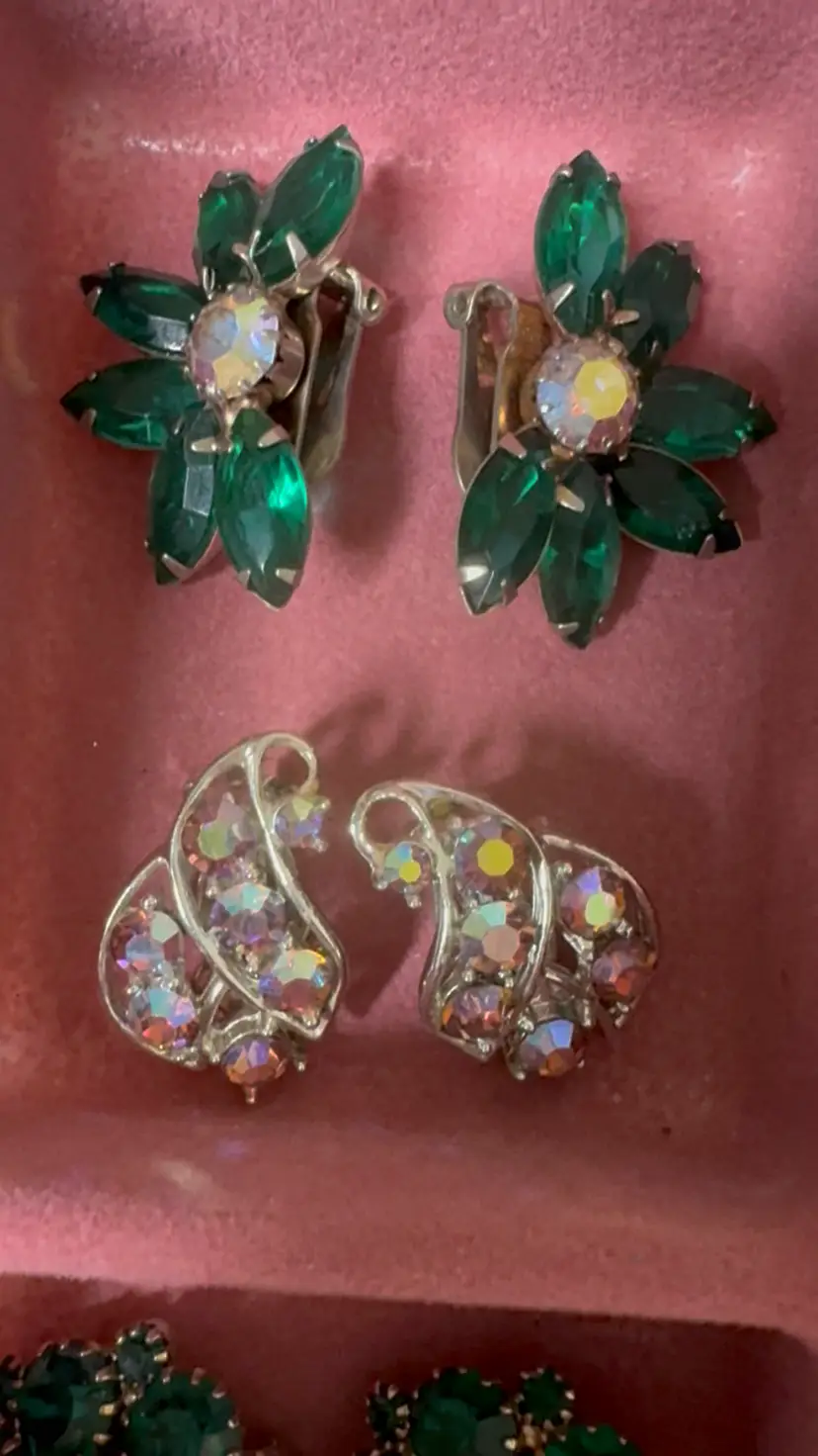 14 Pairs Of Vintage Clip On & Screw Back Earrings