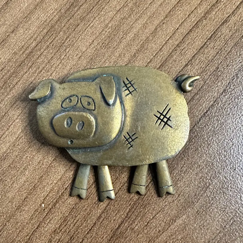 JJ Brooch Pig With Swinging Legs Brass-Tone