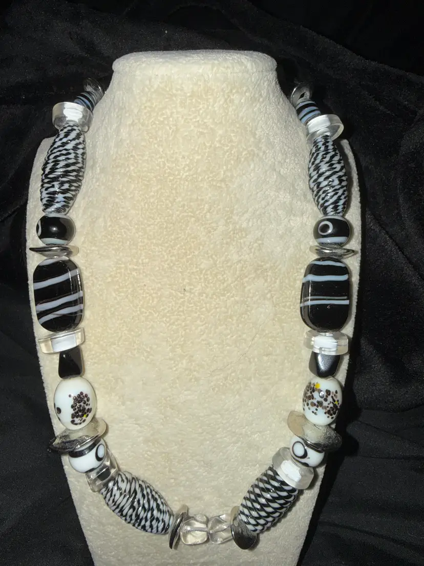 Art deco lampwork glass beaded necklace