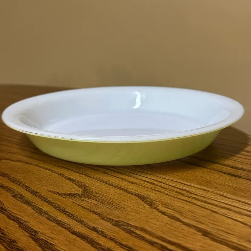 Pyrex Glass Pie Plate Dish #909 Lime Green 9" Diameter